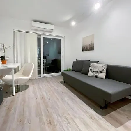Unique Place By Bnb 19 2br, Terrace, Parkingairport Shuttle *